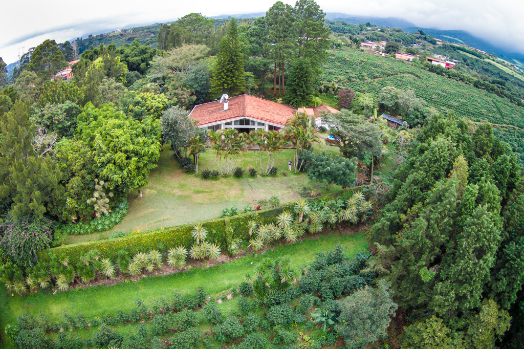 Beautiful House on a Huge Garden Lot in Grecia, Costa Rica - Landon