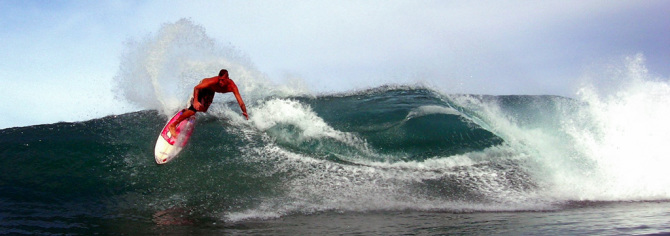 surfer-wave-jumping-costa-rica